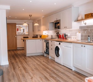 Riverbank Cottage 