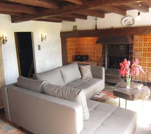 Snug Farm Trampoline Table Tennis 