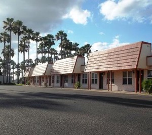 Victoria Palms Inn 