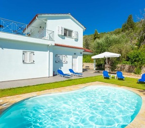 Villa Mia Beach Car Required