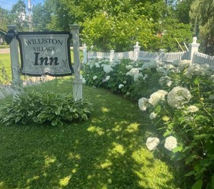 Williston Village Inn 