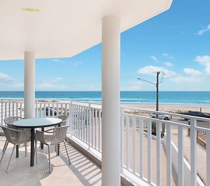 Xavier Dunes Hampton Style Beachfront Holidaying 