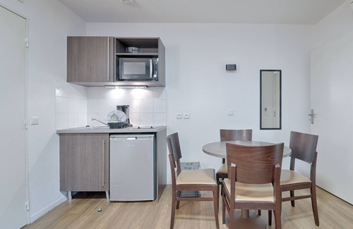 Le Port sous la Lune Condo | À 3 km de la gare RER E | Accès rapide à Paris