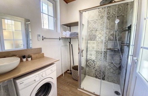 Volx Apartment | à la Campagne en Provence, Parking et Jardin