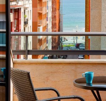 Gijon City Centre Apartment | Ático con terraza, vistas al mar y parking en playa de S Lorenzo