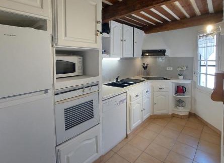 Rustrel Apartment | Éblouissant appartement au calme d'une résidence avec piscine idéalement situé au pied du Colorado provençal dans le prestigieux Luberon