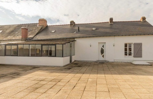 Nort-sur-Erdre Apartment | "Élégant appart rénové centre-bourg avec grande terrasse et wifi à Nort-sur-Erdre"