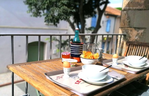 Peyriac-de-Mer House | Élégant Winemakers house + Sunny Terrasse. Chic village by Sea & Vineyards