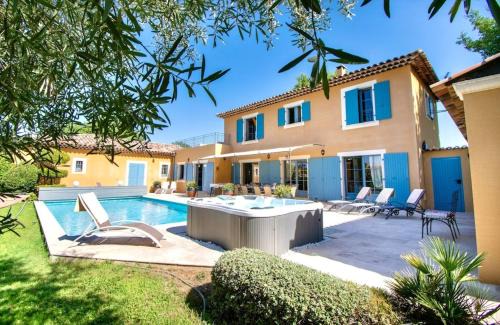 Villars Villa | Évasion Provençale : Villa Élégante pour 10 Personnes