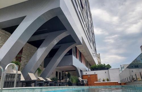 Bombas Apartment | Ótimo Apto, Jacuzzi aquecida e piscina, pertinho da praia
