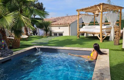 11th Arrondissement Bed & Breakfast | Ô Balinais mini villa avec spa et piscine privative Marseille