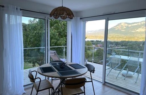 Le Bourget-du-Lac House | Ô Lac