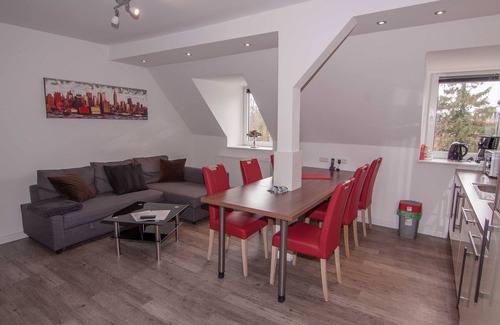 Heppens Apartment | Ölhafen 1OG - Drei Wohnungen in Einem Haus - 142 Ölhafen Ferienwohnungen
