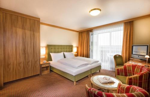 Bad Hofgastein Hotel | Österreichischer Hof-im Bademantel direkt in die Alpentherme