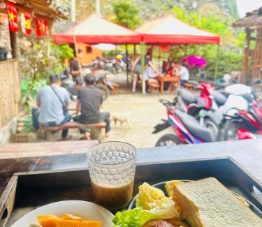 Meo Vac House | Đá Nhớ Homestay