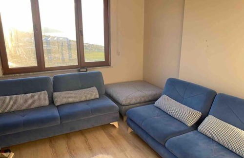 Trabzon Apartment | Şehir merkezinde , deniz manzaralı , klimalı ve özel dizayn edilmiş daire