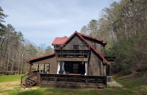 Tate House | ʕ ᴥ ʔ Private Pond on 7 acres - Honey's Hideaway