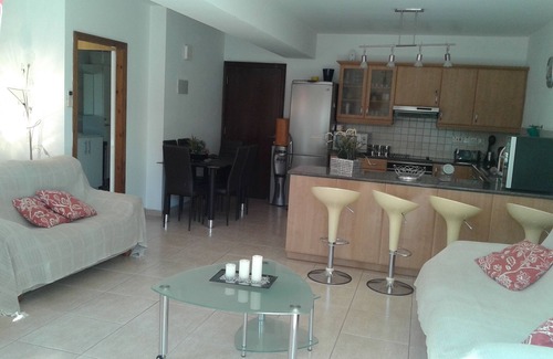 Paralimni Apartment | Διαμέρισμα 2 υπνοδωματίων με ιδιωτική πισίνα