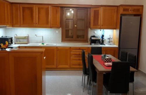 Vari Apartment | Παραθαλάσσιο εξοχικό σπίτι με θέα τον κόλπο Βάρης