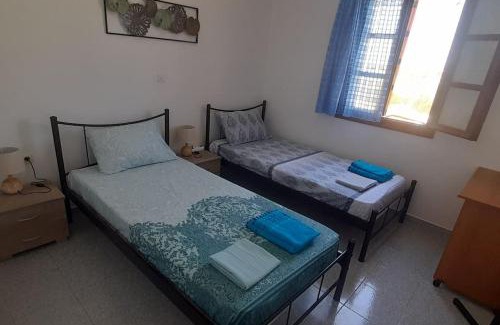 Vari Apartment | Παραθαλάσσιο εξοχικό σπίτι με θέα τον κόλπο Βάρης