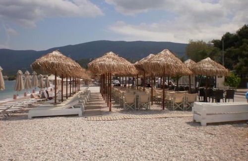 Katakali House | Όμορφη κατοικία με θέα Σαρωνικό.