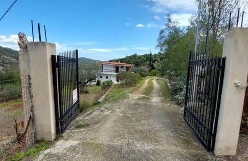 Katakali House | Όμορφη κατοικία με θέα Σαρωνικό.