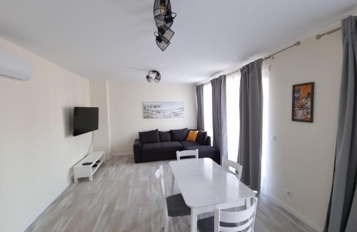 Varna Municipality Apartment | Апартаменти Жилищна сграда Орех