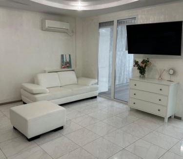 Mizikevicha Apartment | Апартаменты Нежность у моря