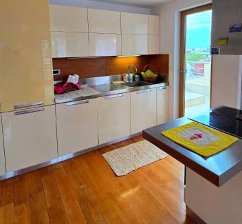 Plovdiv Center Apartment | Арт мезонет под тепето