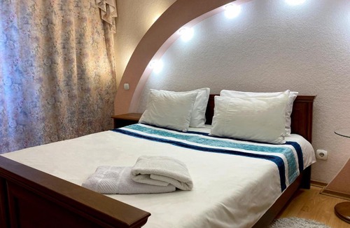 Dnipro Apartment | Видові апартаменти з джакузі в самому центрі