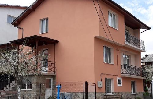 Dospat House | Вила Багрянови