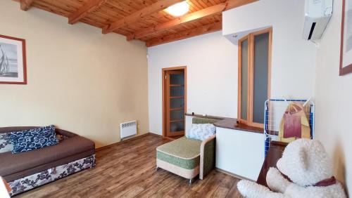 Burlacha Balka House | Дача у моря