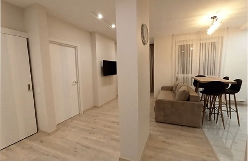 Dniprovs'kyi District Apartment | Дизайнерські апартаменти