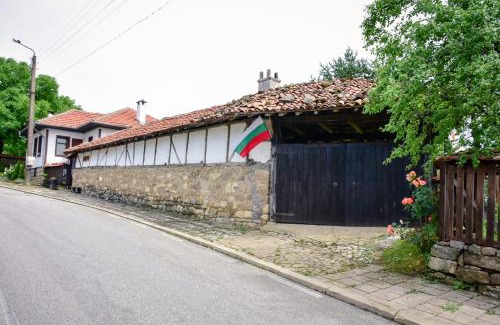 Elena House | Дядо Петковата Къща
