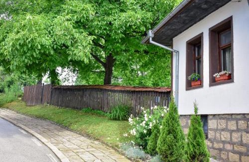 Elena House | Дядо Петковата Къща