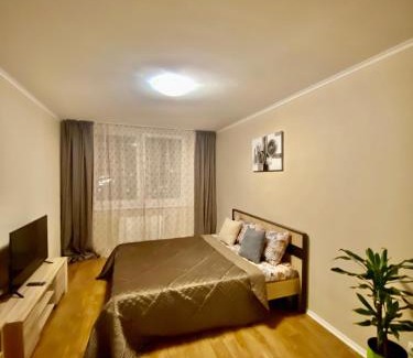 Dniprovs'kyi District Apartment | ЗАВЖДИ СВІТЛО! Подобово в 2 хвилинах від метро Чернігівська ТЦ Проспект Серце МВЦ Ожоговий центр