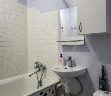 Dnipro Apartment | Квартира в центрі Драгоманова 64,поряд центр міста, Поля,шпиталь, швидка на Антоновича, 16лікарня