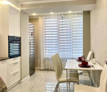 Lutsk Apartment | Квартира 2кім, ЖК Тріумф, ж-д 5хв, автостанція