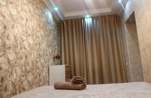 Bishkek Apartment | Комфортный дом до 4х человек. Есть парковка на 2 машины, Wi-Fi, TV.