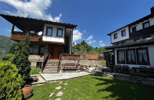 Kovacevica House | Кондеви къщи