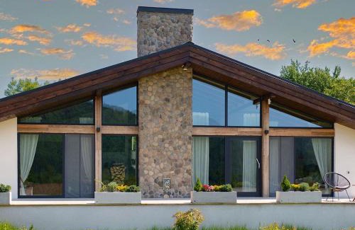 Plavya Ski Chalet | Котедж Шпаківня