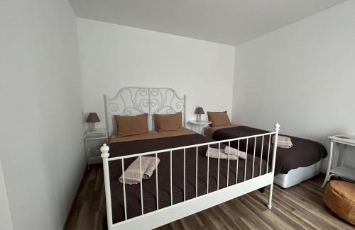 Septemvri House | Къща за гости ЕМА