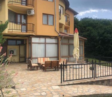 Apriltsi Villa | Къща за гости Пиперите