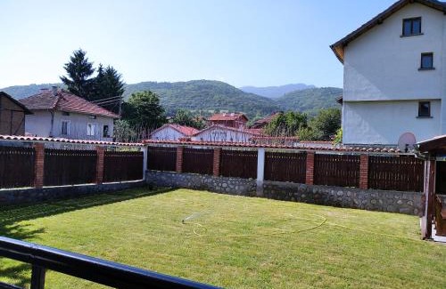 Raduil House | Къща за гости Релакс-Рaдуил