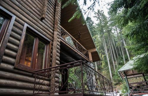 Plavya House | Лісовий Маєток