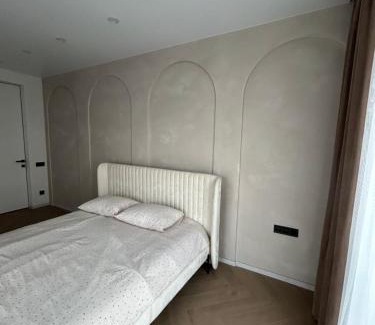 Cherkasy Apartment | Світло не вимикають! Сучасна квартира з двома спальнями в центрі Черкас! Неймовірний вид на Дніпро!