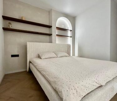 Cherkasy Apartment | Світло не вимикають! Сучасна квартира з двома спальнями в центрі Черкас! Неймовірний вид на Дніпро!