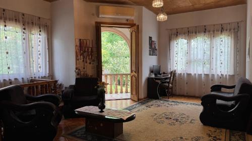 Tsqaltubo House | Сибиряк Sibiryak