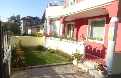 Bankya House | Стаи за гости Ве-Бо-Ли**