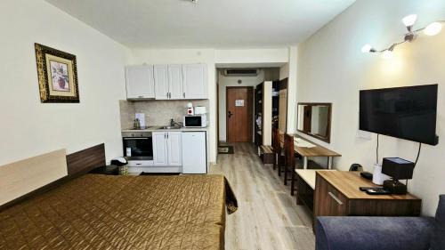 Saints Constantine and Helena Apartment | Студио Елена